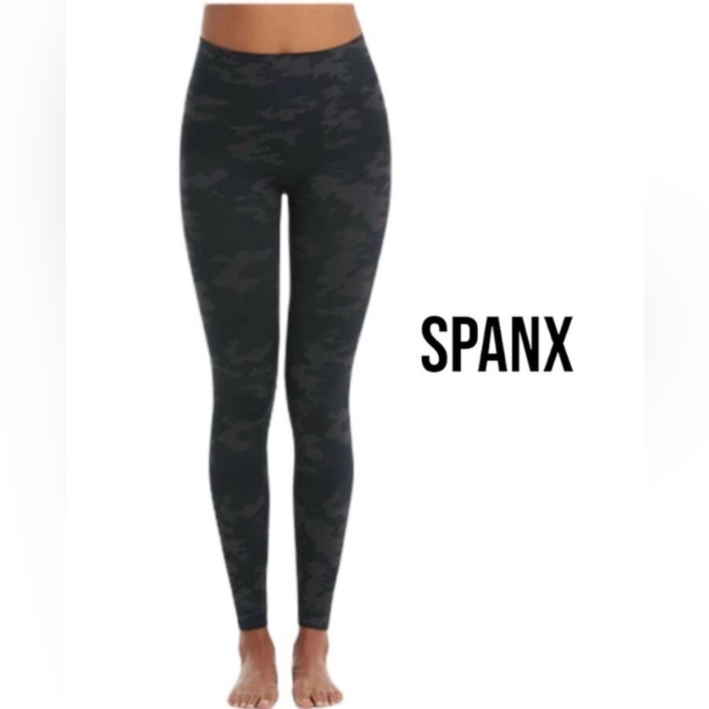 Spanx Women’s Camo Colors of Green, Gray & Navy Blue Compression Pants Size M